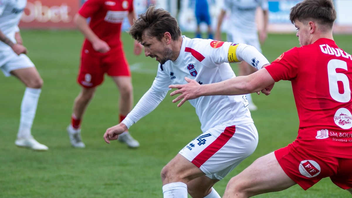 Momentka zo zápasu Stará Ľubovňa Redfox - FC ViOn Zlaté Moravce-Vráble