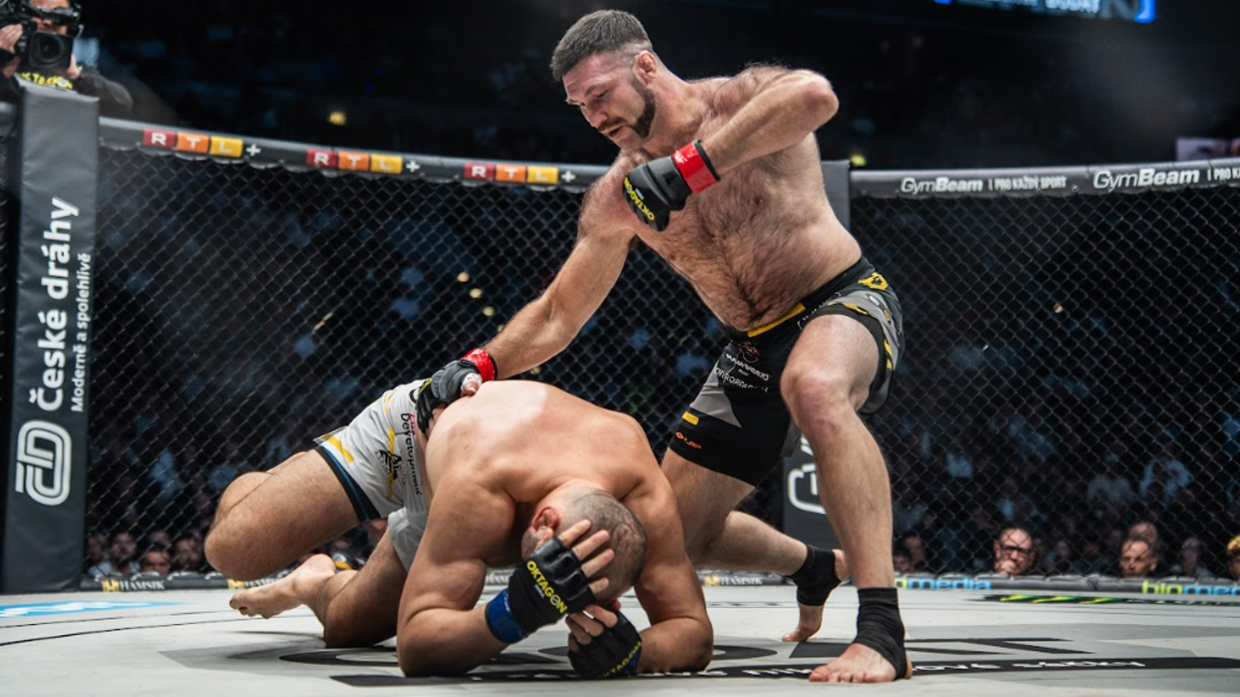 Fleury v súboji s Budayom.