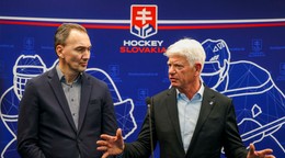 Nemecký funkcionár a člen Rady IIHF Franz Reindl a Miroslav Šatan.