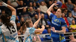 Zľava Maria Palomo Pinedová, Blažka Hauptmanová (obe Guerdes) a Iryna Kompaniietsová (Michalovce)