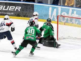 Momentka zo zápasu HC Slovan Bratislava – HC MIKRON Nové Zámky.