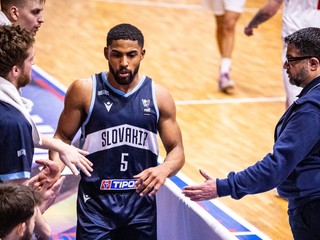 David DeJulius bol strojcom slovenských víťazstiev v Kosove a Albánsku.