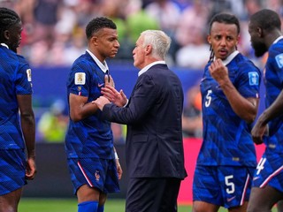 Didier Deschamps s hráčmi Francúzska