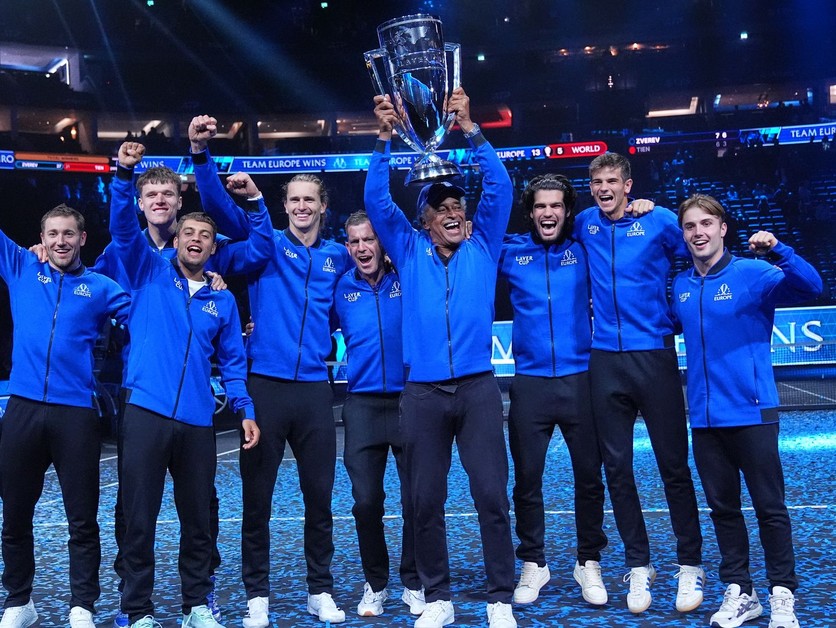 Hráči Európy oslavujú zisk Laver Cupu