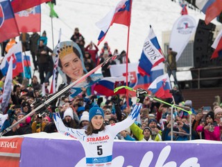 Petra Vlhová sa raduje z víťazstva v Špindlerovom Mlyne pred štyrmi rokmi (2019).
