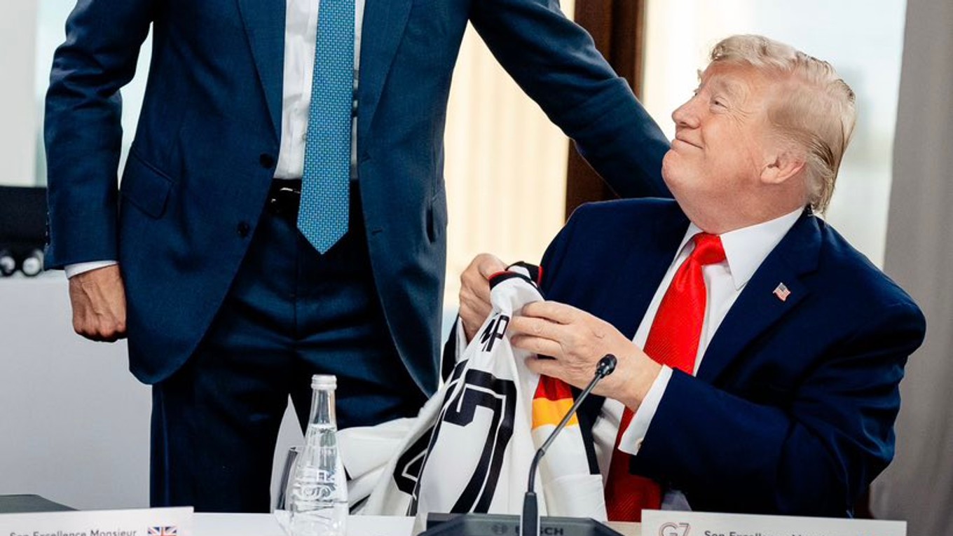 Merz dal dres Trumpovi.