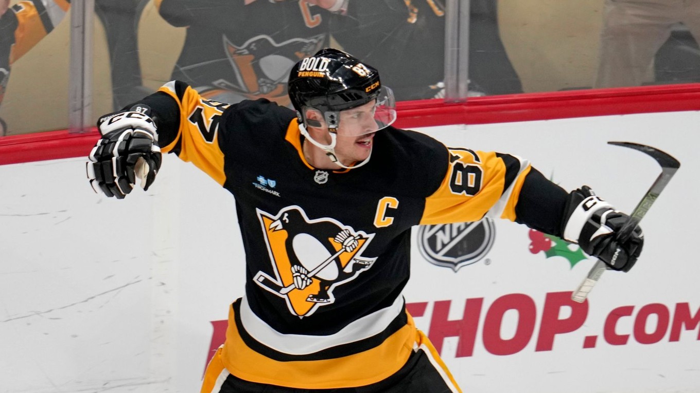 Sidney Crosby sa raduje po tom, čo strelil svoj 600. gól v NHL.