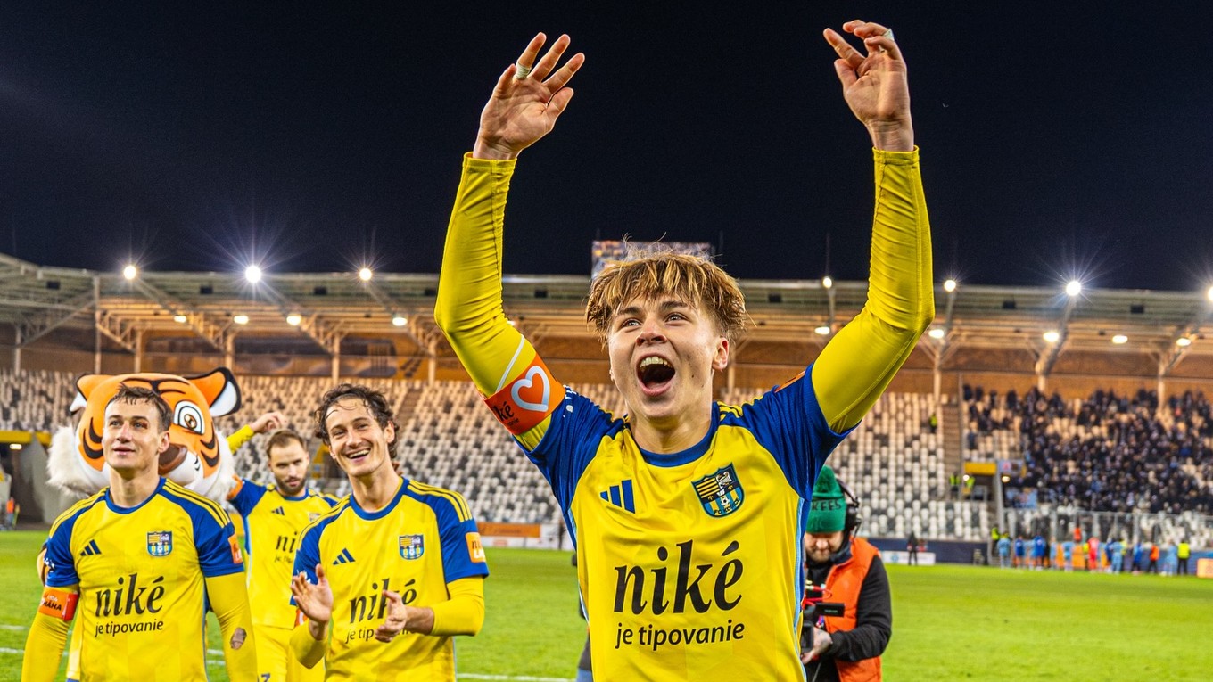 Tomáš Ďurko oslavuje výhru nad Slovanom