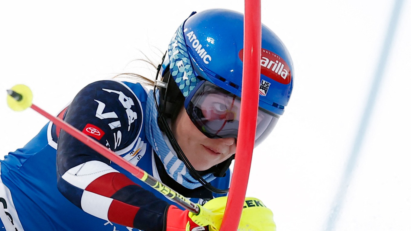 Mikaela Shiffrinová počas slalomu vo francúzskom Courcheveli 2025.