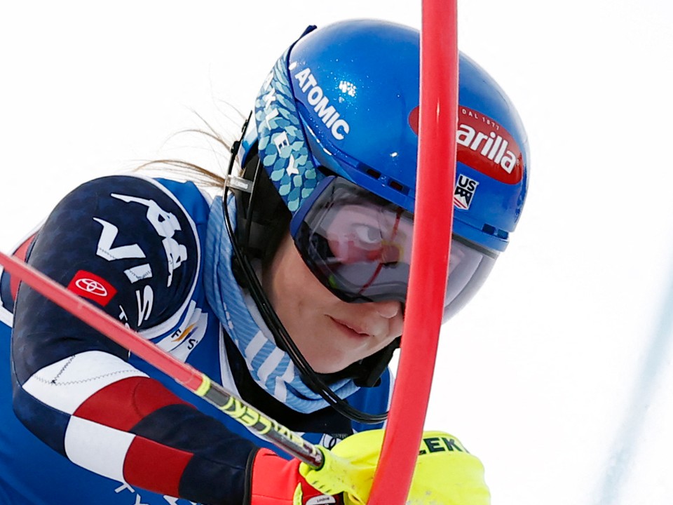 Mikaela Shiffrinová počas slalomu vo francúzskom Courcheveli 2025.