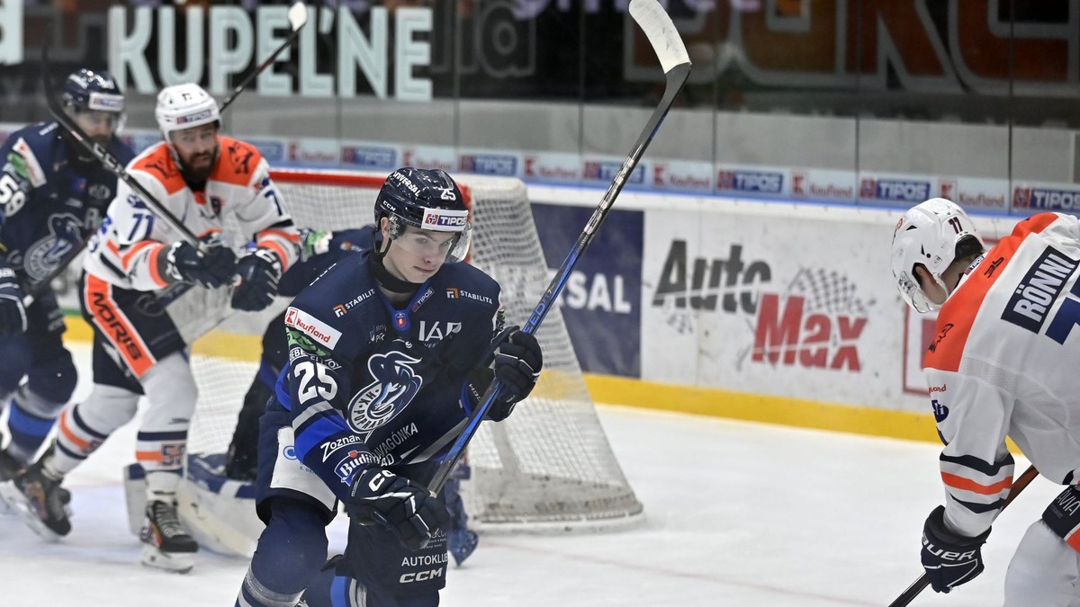 Tipos extraliga: HK Poprad hockey players beat Michalovce (30th round)