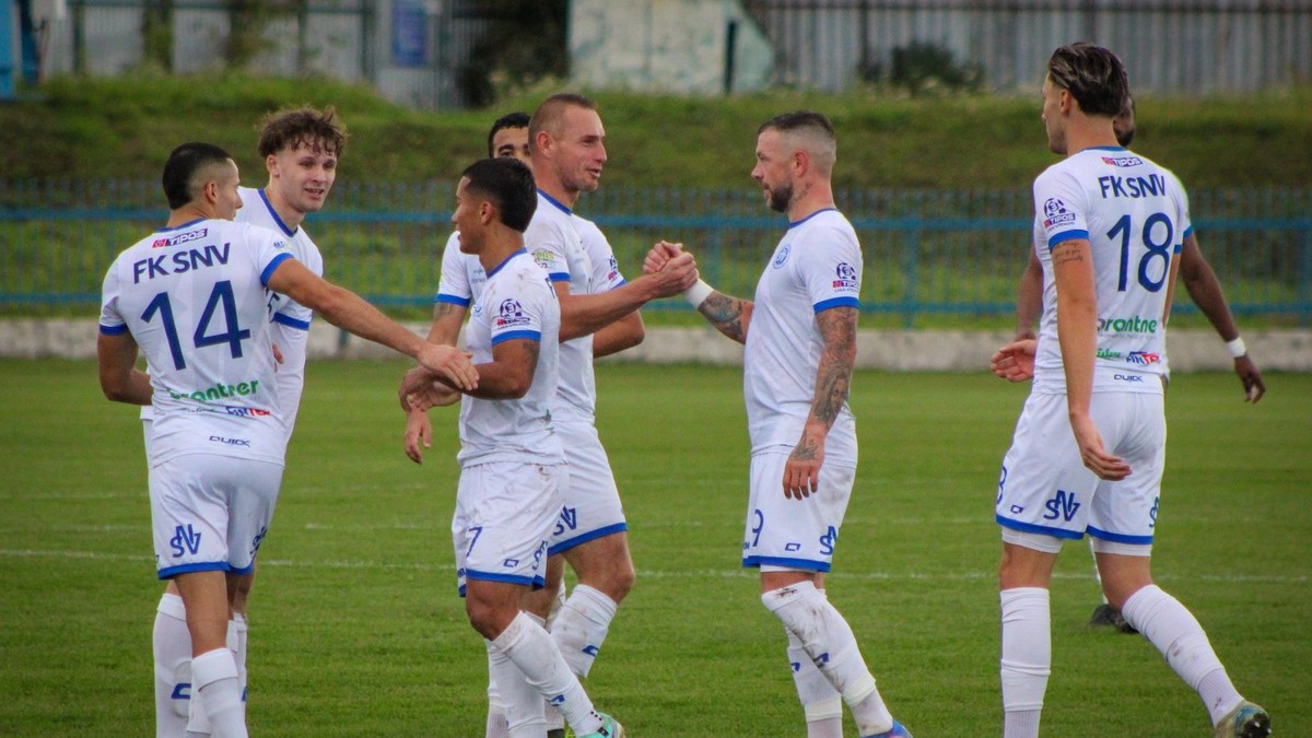 Prvé dva tímy dali do top zostavy osem hráčov. Ako vyzerá ideálna jedenástka III. ligy Východ?