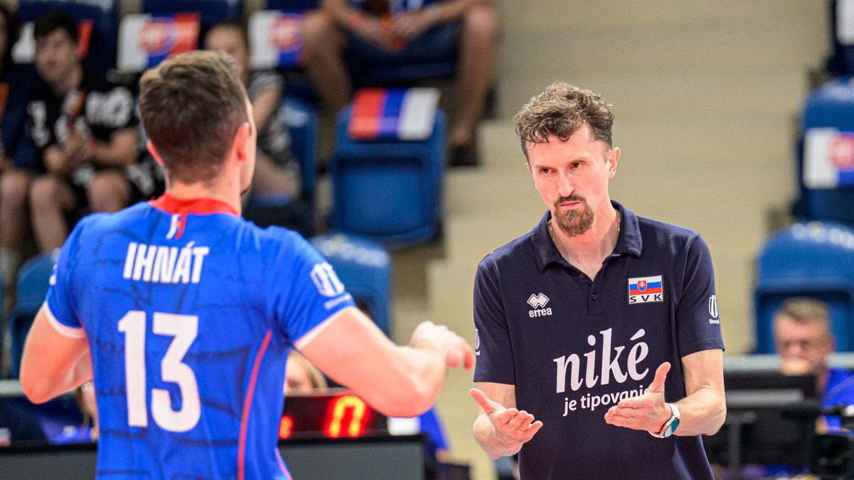 Jakub Ihnát (Slovensko) a hlavný tréner Slovenska Michal Masný.