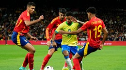 Fotka zo zápasu Španielsko - Brazília.
