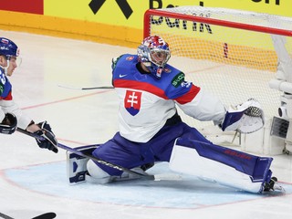 Brankár Samuel Hlavaj v zápase Slovensko - Kanada vo štvrťfinále MS v hokeji 2024.