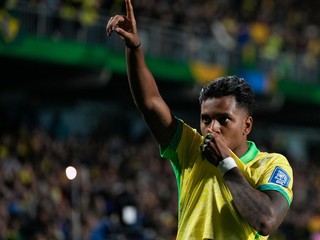 Rodrygo sa raduje z gólu v zápase Brazília - Ekvádor v kvalifikácii na MS vo futbale 2026.