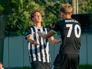Hráči Petržalky sa tešia z gólu