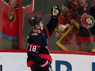 Nemecký hokejista Tim Stützle v drese Ottawy Senators.