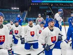 Slovenskí hokejisti počas tréningu na ZOH 2026.