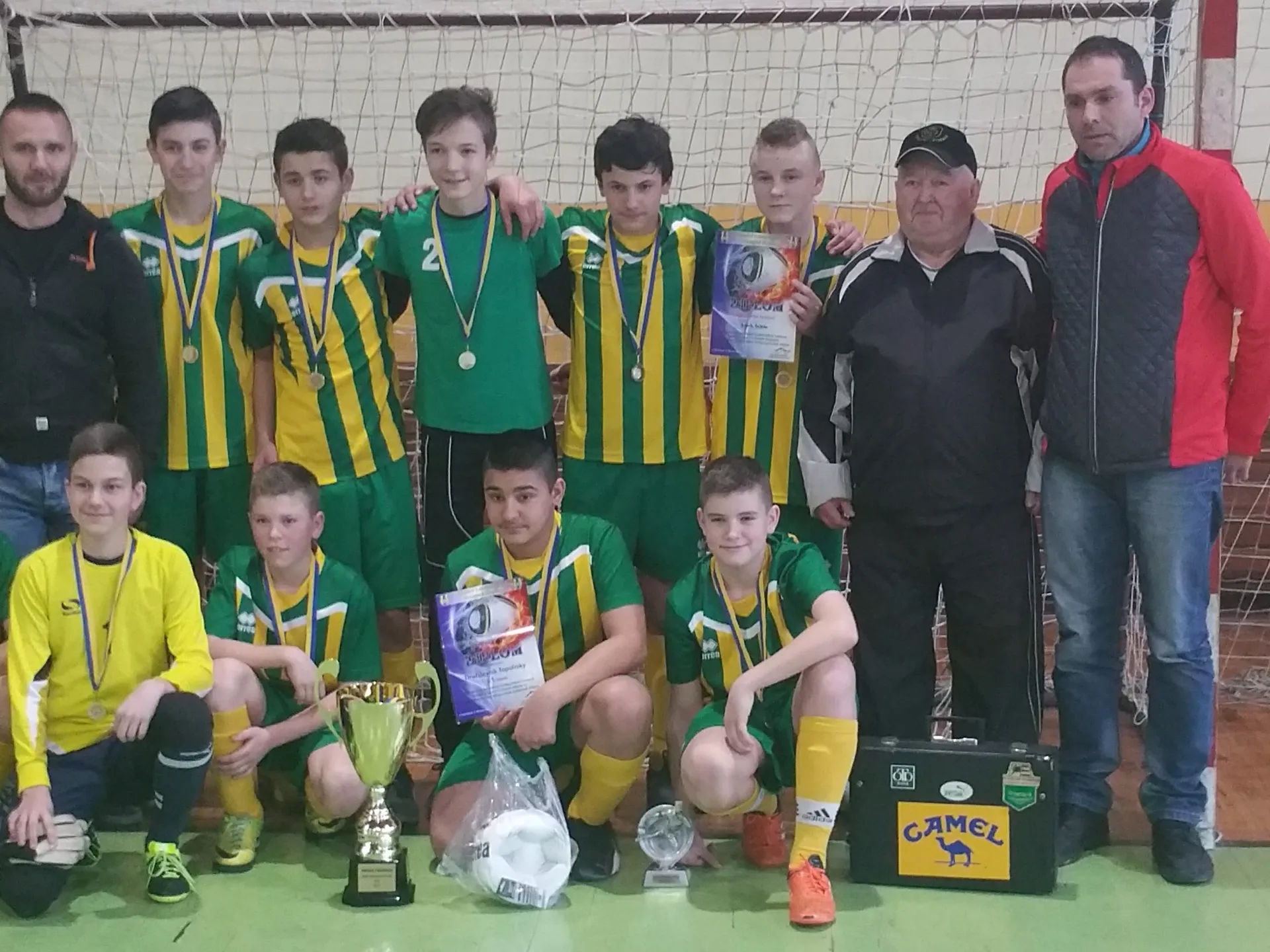 Družstevník Topoľníky víťazom halového turnaja starších žiakov