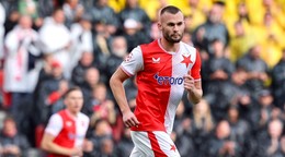 Erik Prekop v drese Slavie