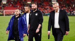 Predseda predstavenstva SK Slavia Praha Jaroslav Tvrdík (vpravo).