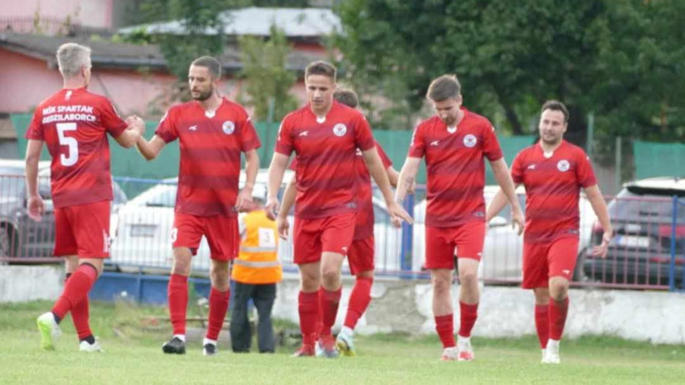 Radosť hráčov Medzilaboriec. 