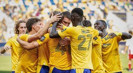 Futbalisti FC DAC 1904 Dunajská Streda oslavujú gól.