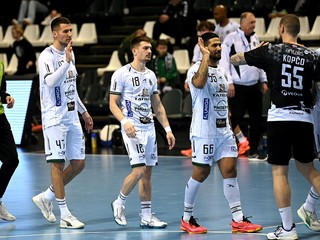 Hádzanári Tatrana Prešov po prvom zápase štvrťfinále play-off Niké Handball Extraligy proti ŠKP Bratislava.