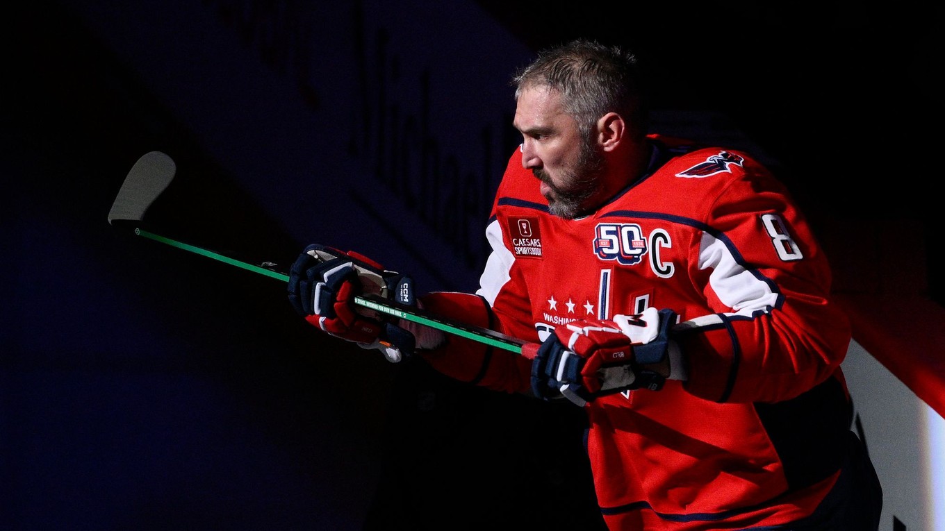 Alexander Ovečkin nastupuje na zápas. 