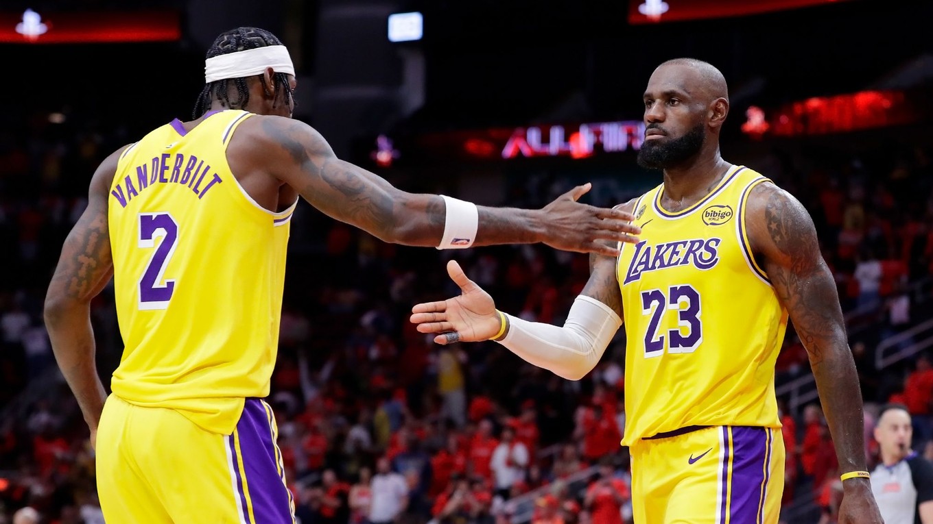 Jarred Vanderbilt a LeBron James 