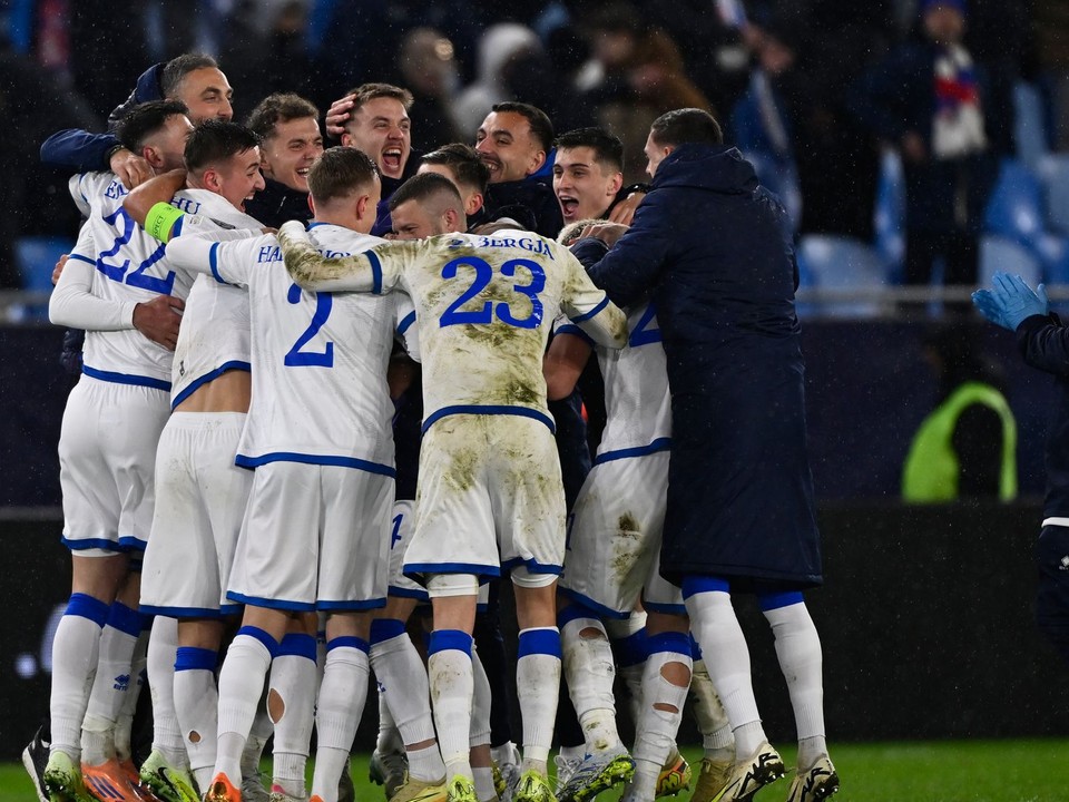 Kosovo oslavuje víťazstvo.  