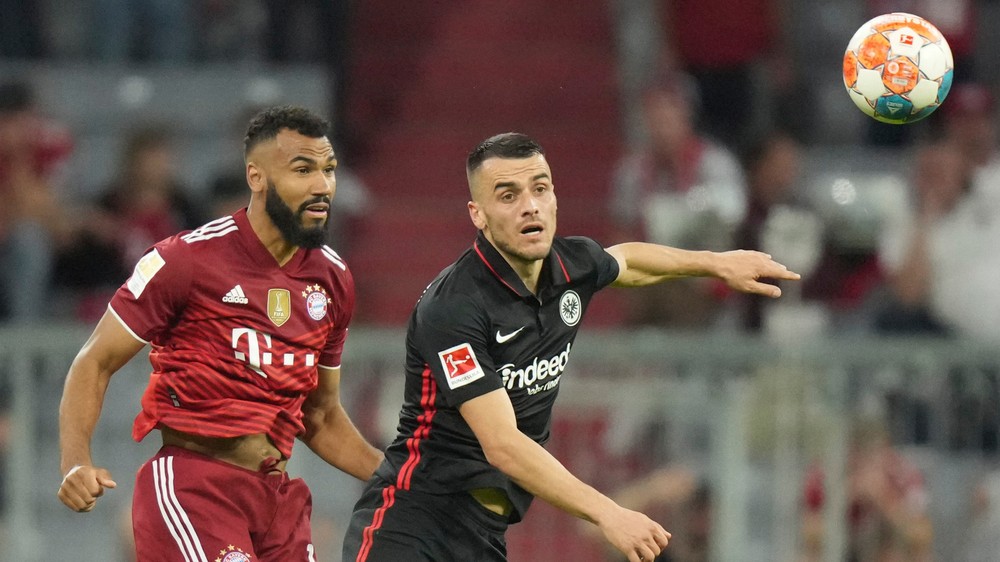 Bayern Mníchov utrpel doma prvú ligovú prehru, Frankfurt otočil duel