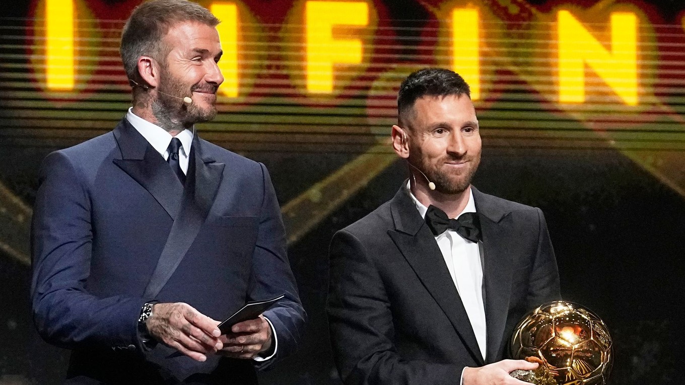 David Beckham a Lionel Messi na galavečere, na ktorom udelili prestížne ocenenie Zlatá lopta.