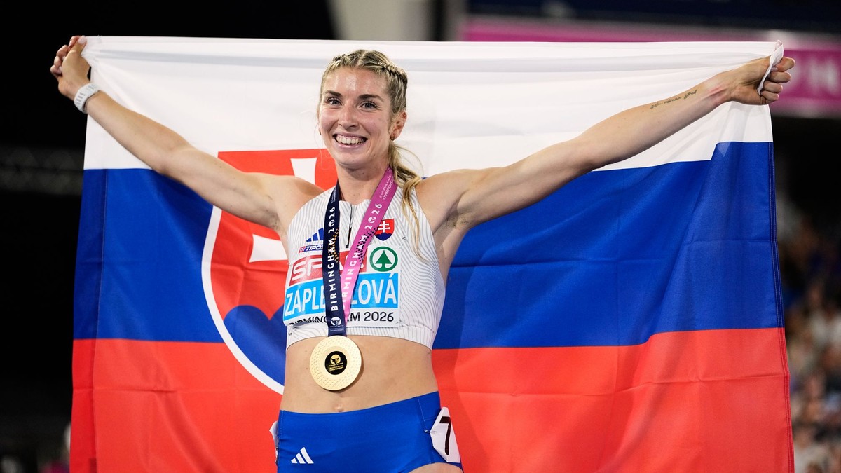 Emma Zapletalová oslavuje zlatú medailu na ME v atletike 2026.