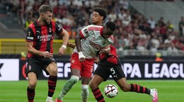 Fotka zo zápasu AC Miláno - Benfica Lisabon.