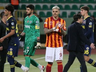 Mauro Icardi v zápase o turecký Superpohár medzi Galatasarayom a Fenerbahce. 