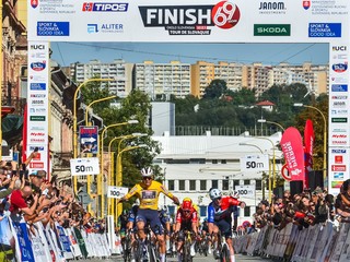 Paul Magnier a Lukáš Kubiš vo finiši 2. etapy na Okolo Slovenska 2025