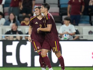 Venezuelský futbalista Jesus Andres Ramirez Diaz (21) sa teší z gólu