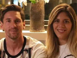 Lionel Messi a (vpravo) jeho sestra Maria.