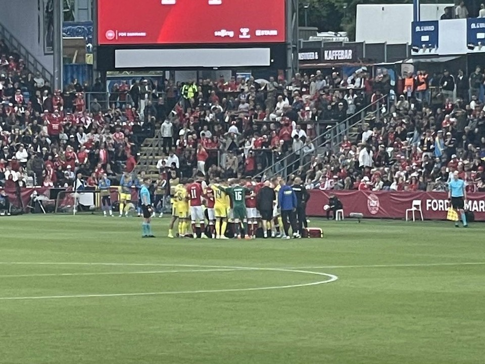 Christian Eriksen odpadol v zápase s Ukrajinou. 
