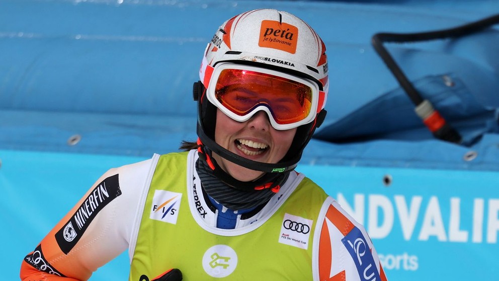Slovenská lyžiarka Petra Vlhová sa teší v cieli z víťazstva v Soldeu.