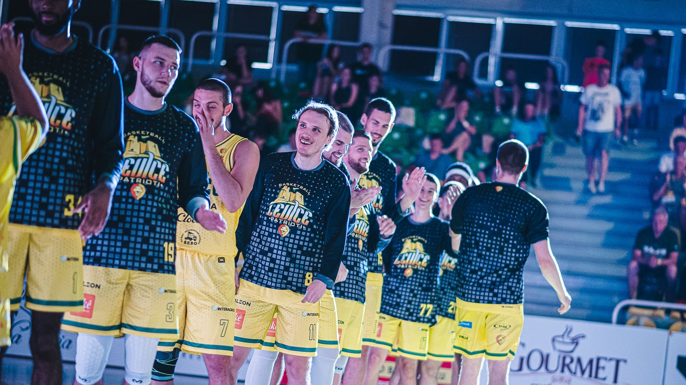 Basketbalisti tímu Patrioti Levice počas Federálneho pohára 2023.