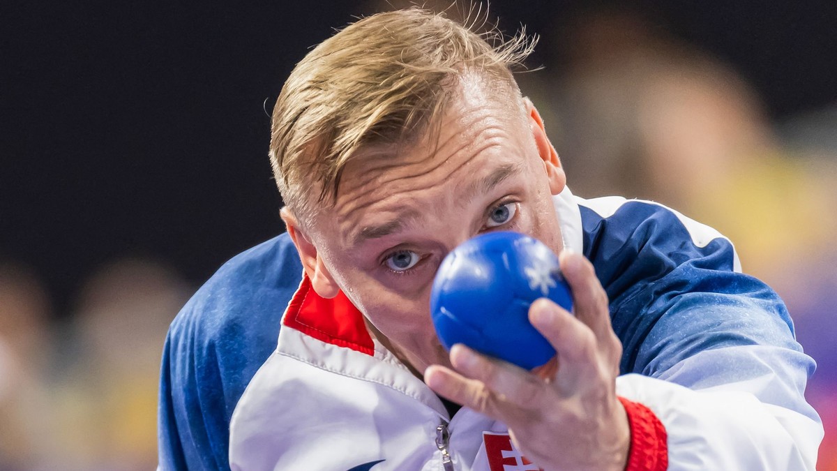 Paralympiáda 2024 Róbert Mezík postúpil v boccii do semifinále