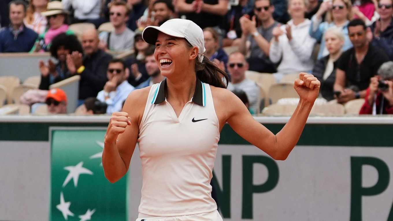 Lilli Taggerová sa raduje z výhry vo finále dvojhry junioriek na Roland Garros 2025.