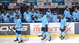 Gólová radosť hráčov Slovana v šiestom semifinálovom stretnutí play off hokejovej Tipsport ligy HC Košice - HC Slovan Bratislava.