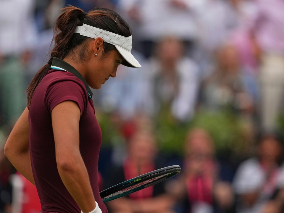 Emma Raducanuová vo štvrťfinále turnaja WTA v Londýne 2025.