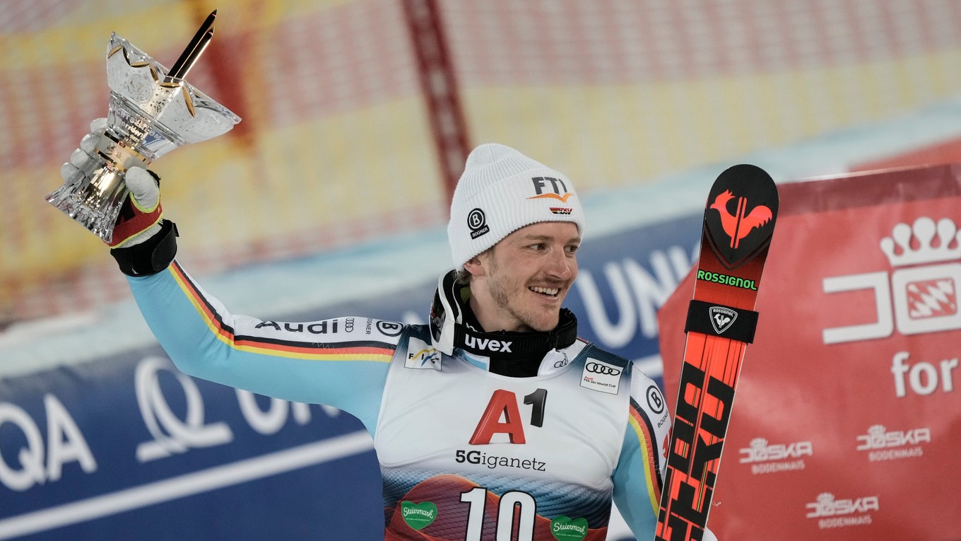 Linus Strasser vyhral slalom v Schladmingu 2022.