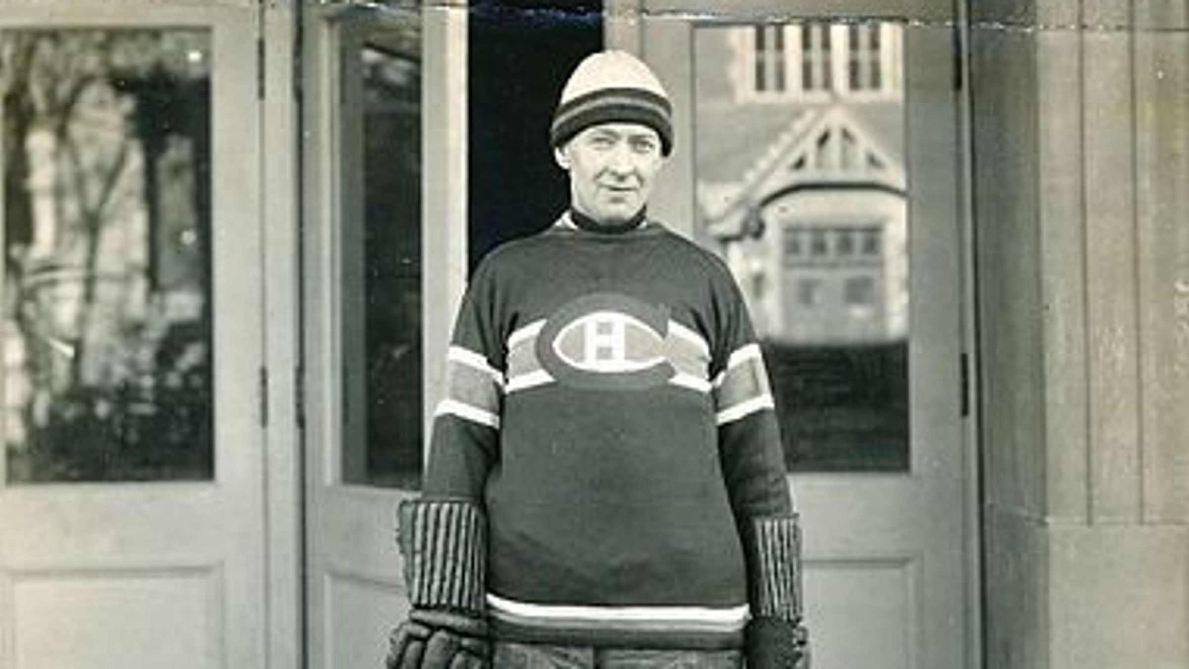 Legendárny brankár Georges Vézina v drese Montrealu Canadiens. 