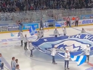 Nástup hráčov Nitry pred prvým zápasom novej sezóny Tipsport ligy.